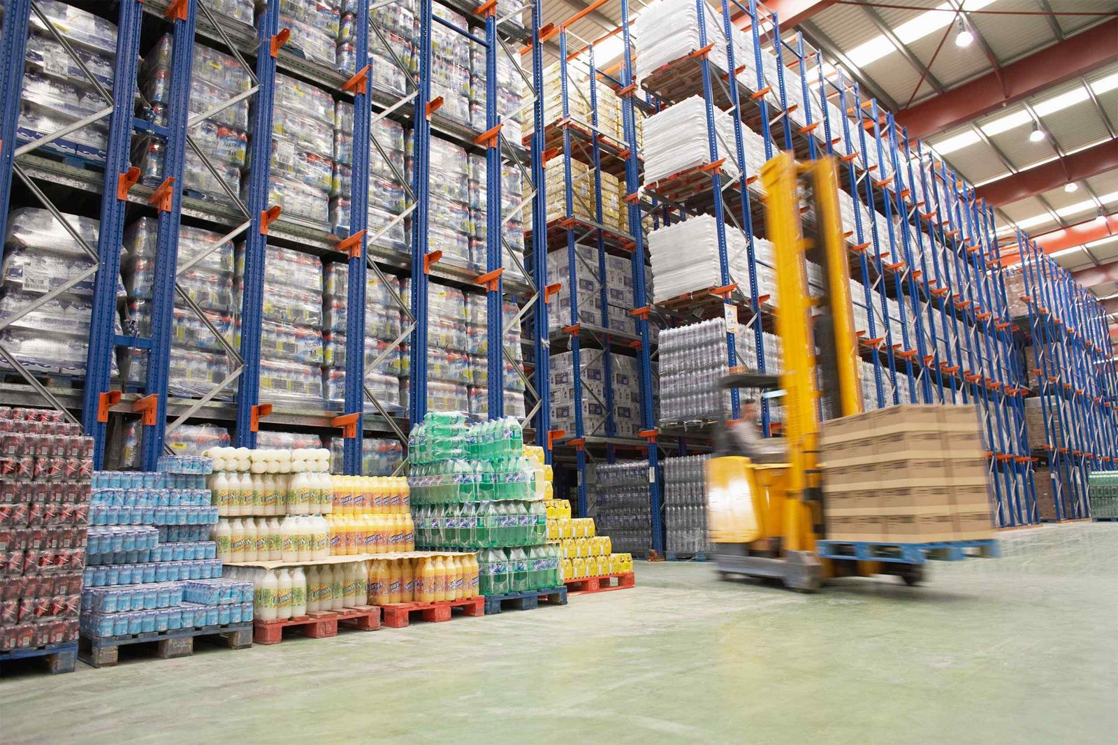 https://transcanadaexpress.com/wp-content/uploads/2015/09/Warehouse-and-lifter.jpg